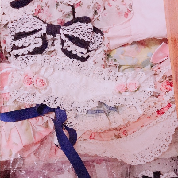 ? Dolly Lolita Hairdresses ? main image 4